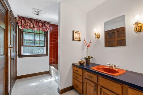 8 Susan Lane Falmouth ME 04105