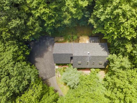 8 Susan Lane Falmouth ME 04105