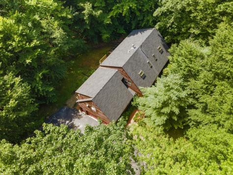 8 Susan Lane Falmouth ME 04105