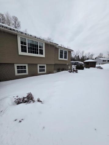 17 Cleveland Avenue Dexter ME 04930