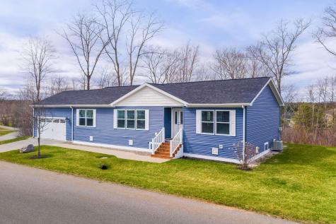 18 Settlement Loop Kittery ME 03904