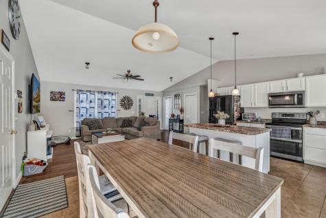 16 Hickory Drive Wiscasset ME 04578