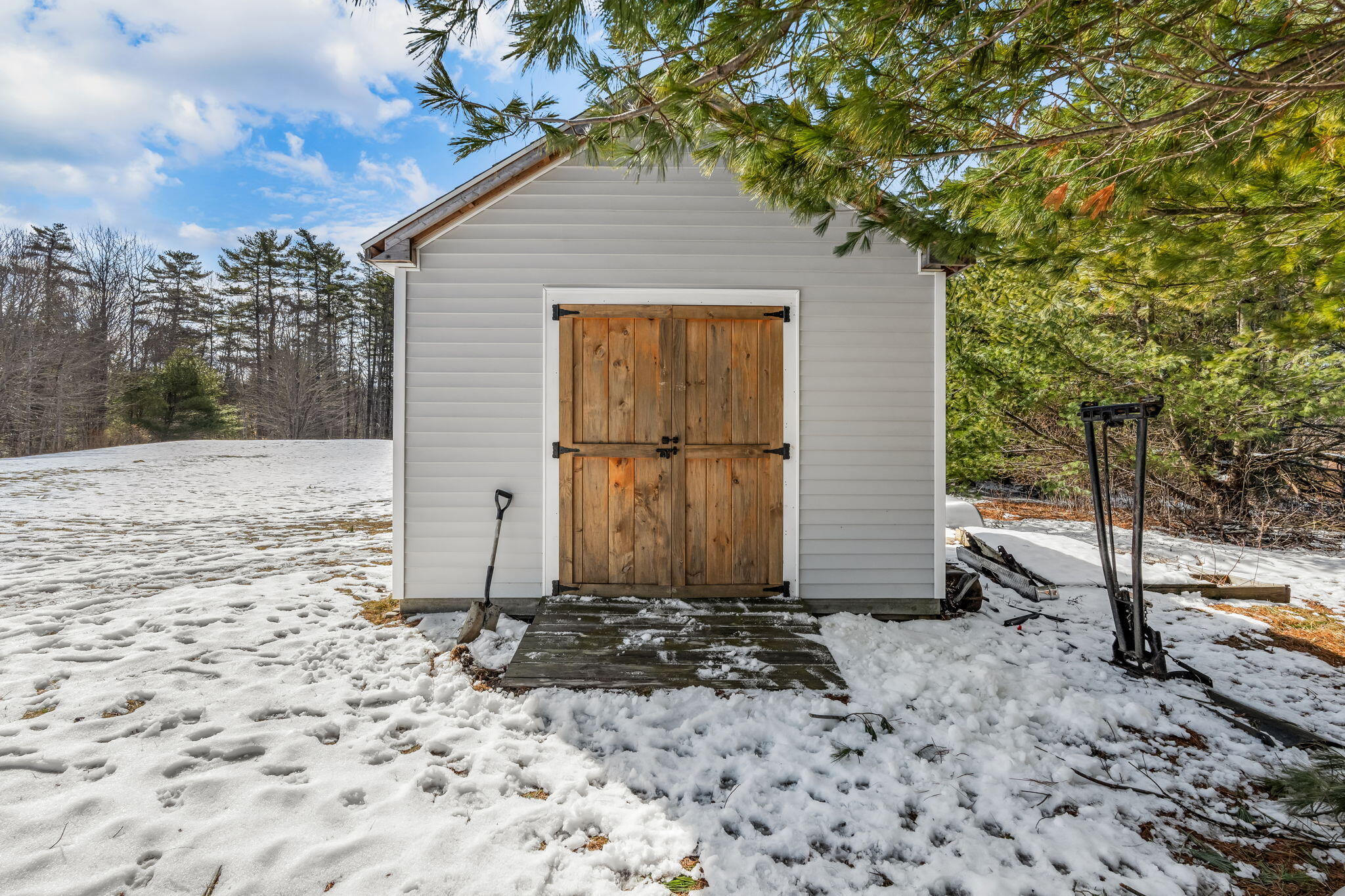 16 Hickory Drive Wiscasset ME 04578
