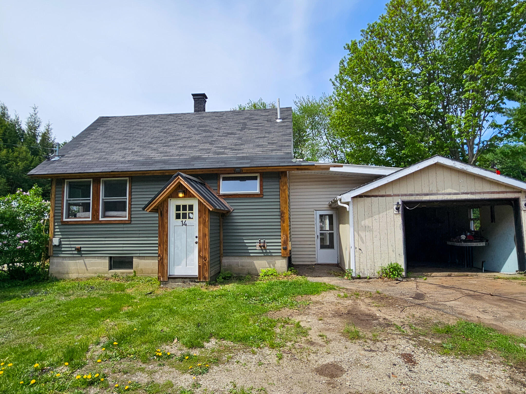 14 Helen Street Auburn ME 04210