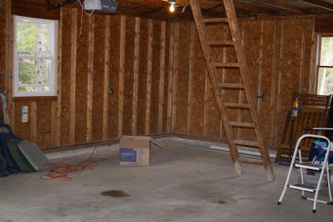 9 Pine Grove Avenue Glenburn ME 04401