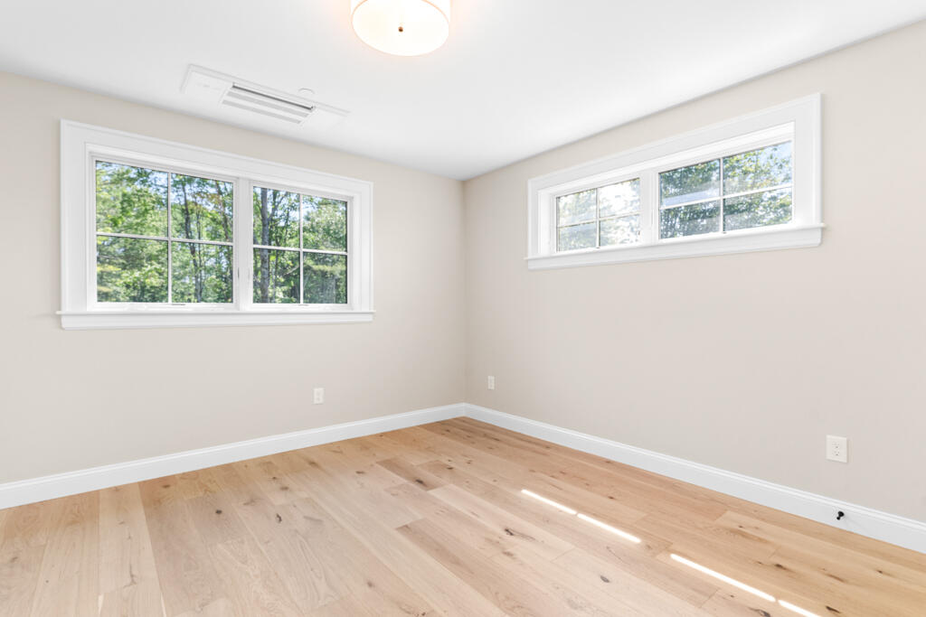 27 Carriage Hill North Yarmouth ME 04097