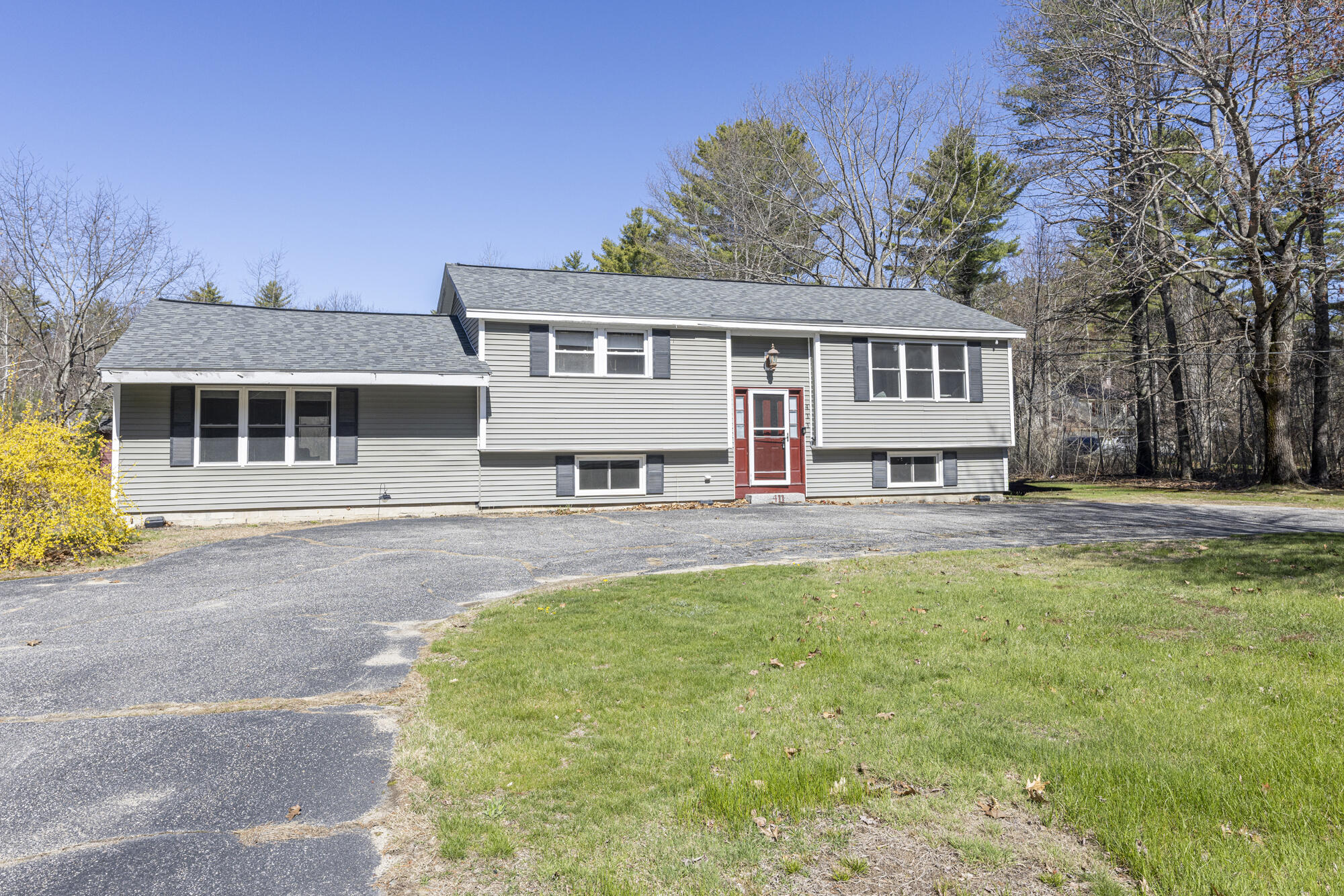 411 Shaker Road Gray ME 04039