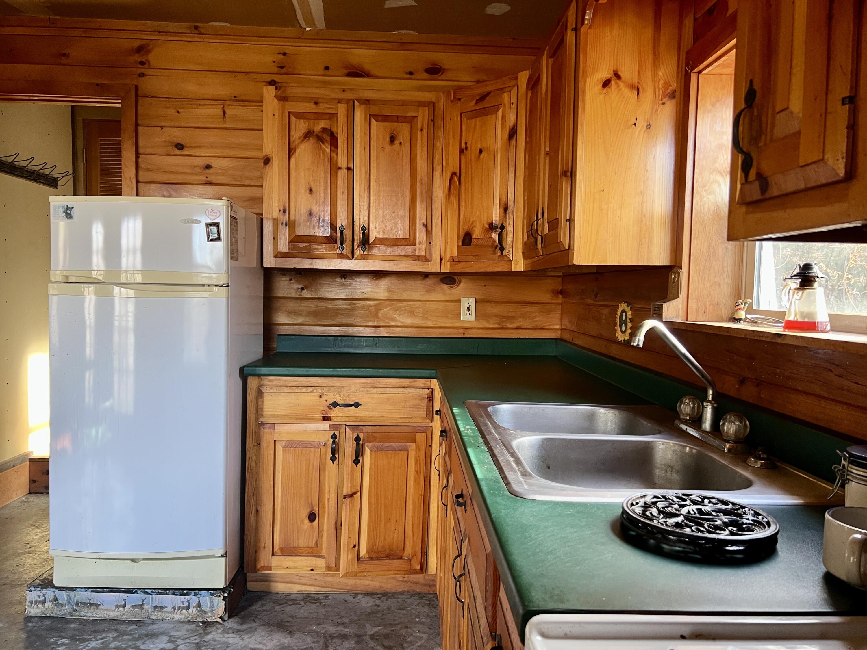 75 Ryemoor Heights Road Sumner ME 04292