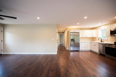 16 Dunham Lane Paris ME 04282