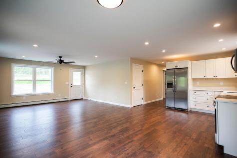 16 Dunham Lane Paris ME 04282