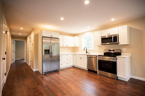 16 Dunham Lane Paris ME 04282