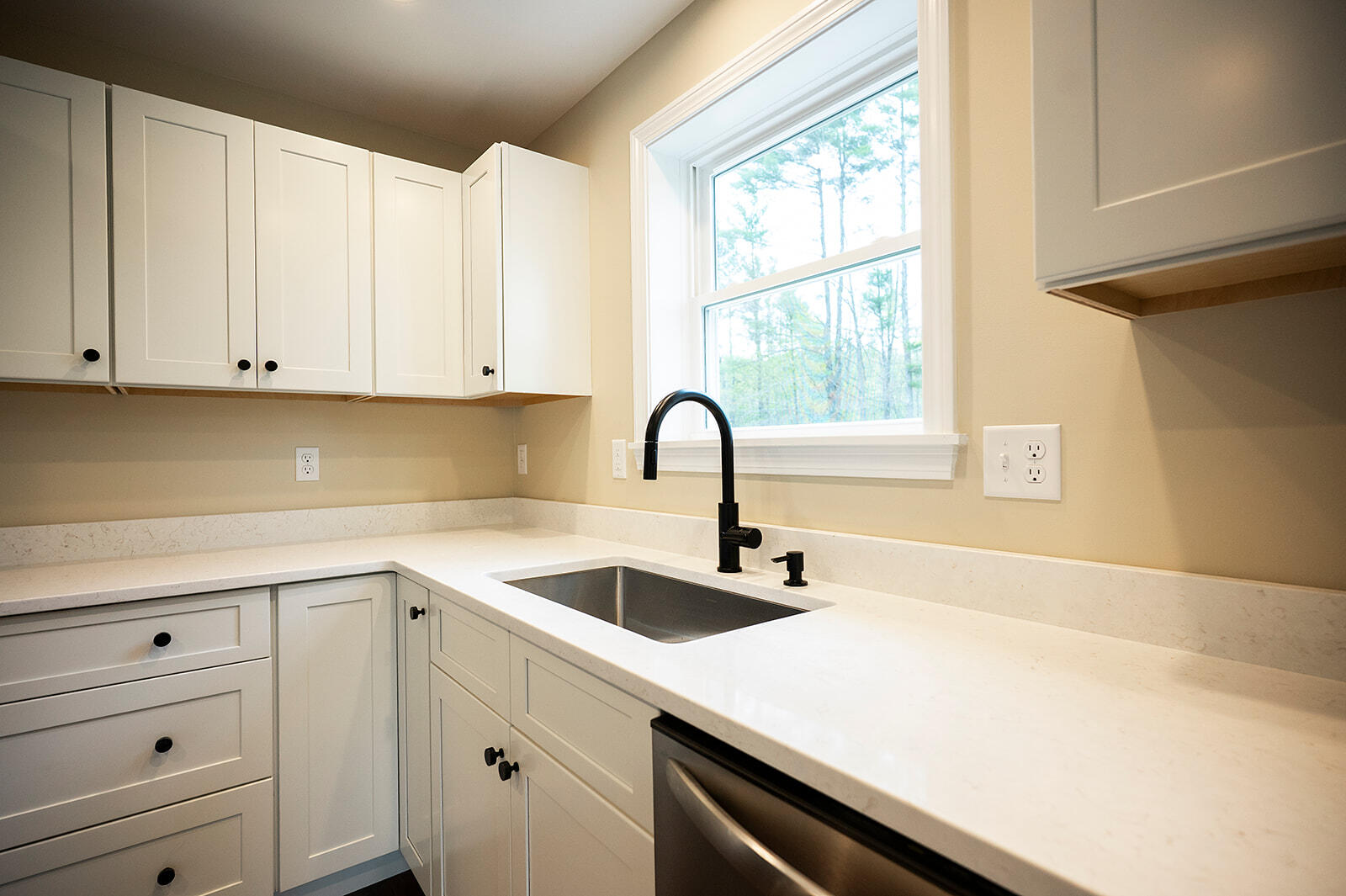 16 Dunham Lane Paris ME 04282