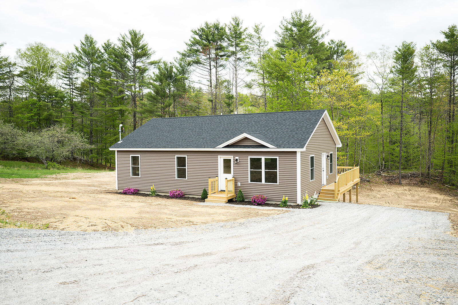 16 Dunham Lane Paris ME 04282