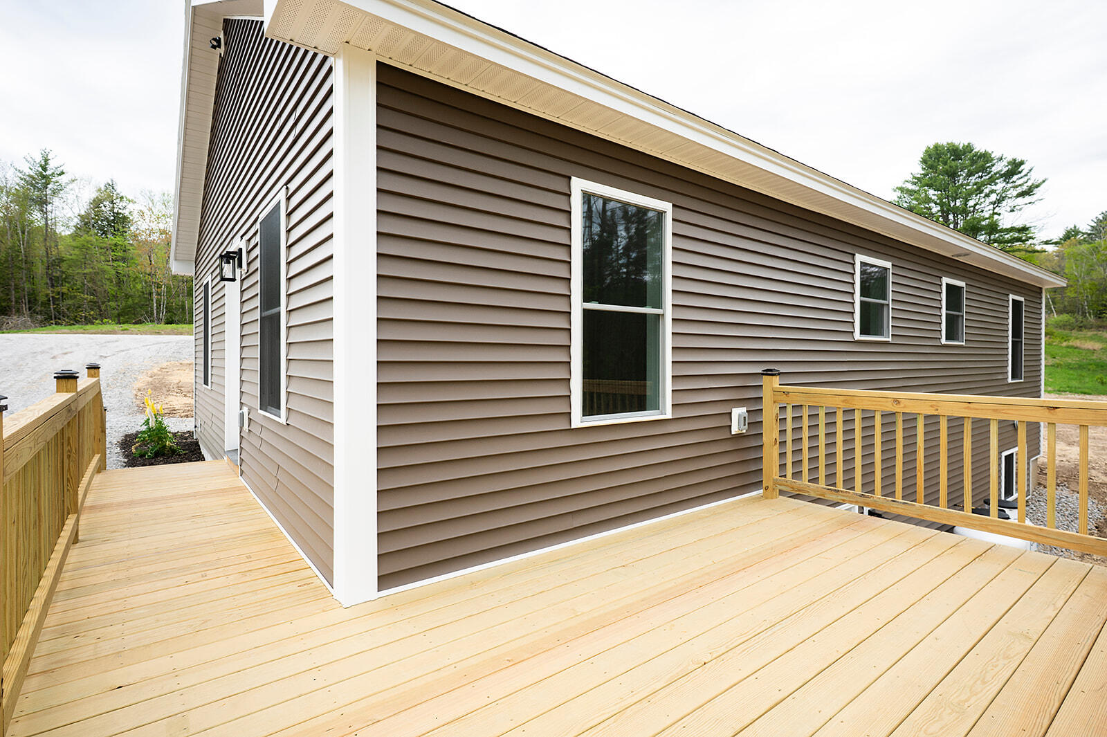 16 Dunham Lane Paris ME 04282