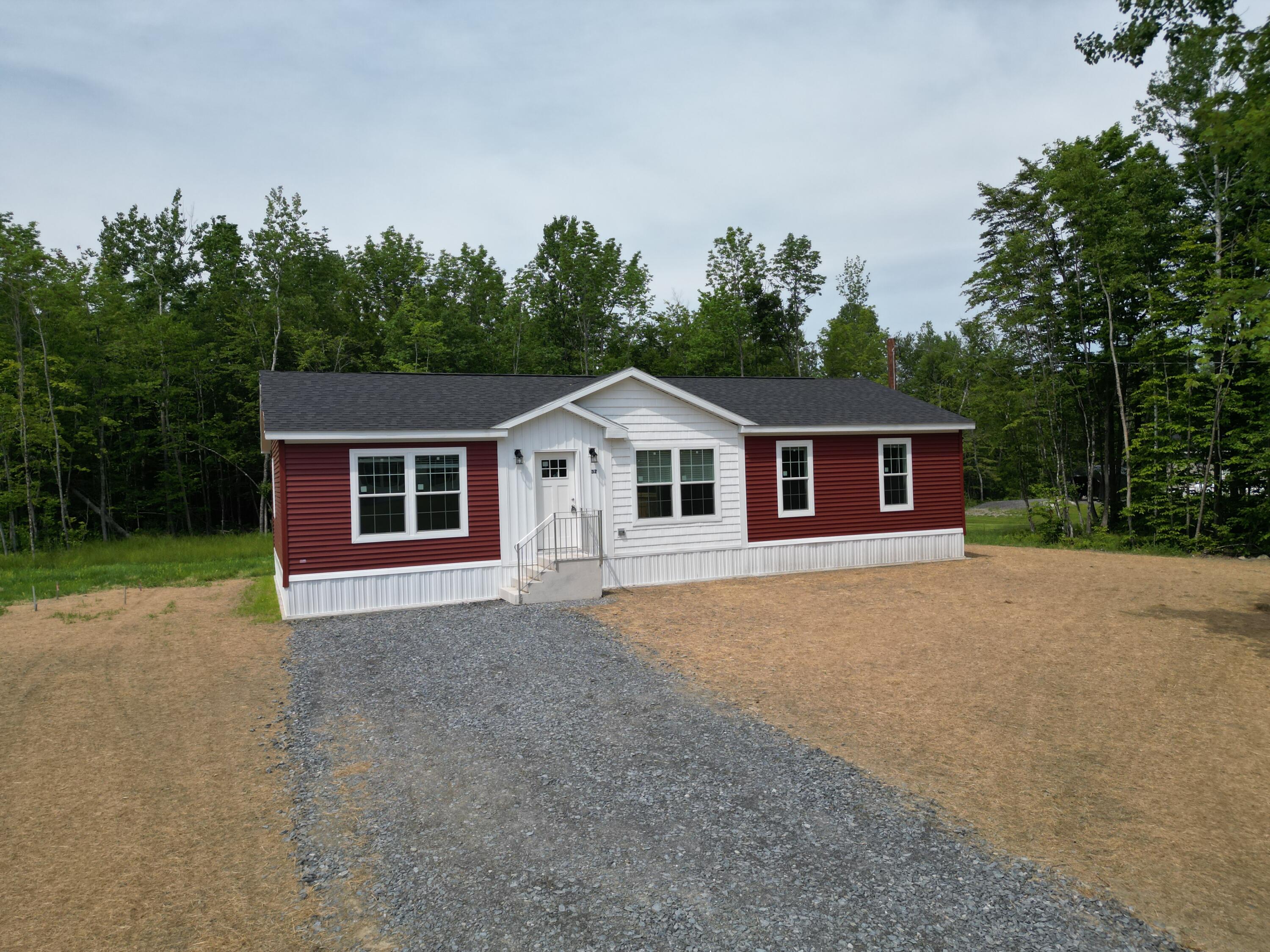 32 N Greenridge Heights Oakland ME 04963