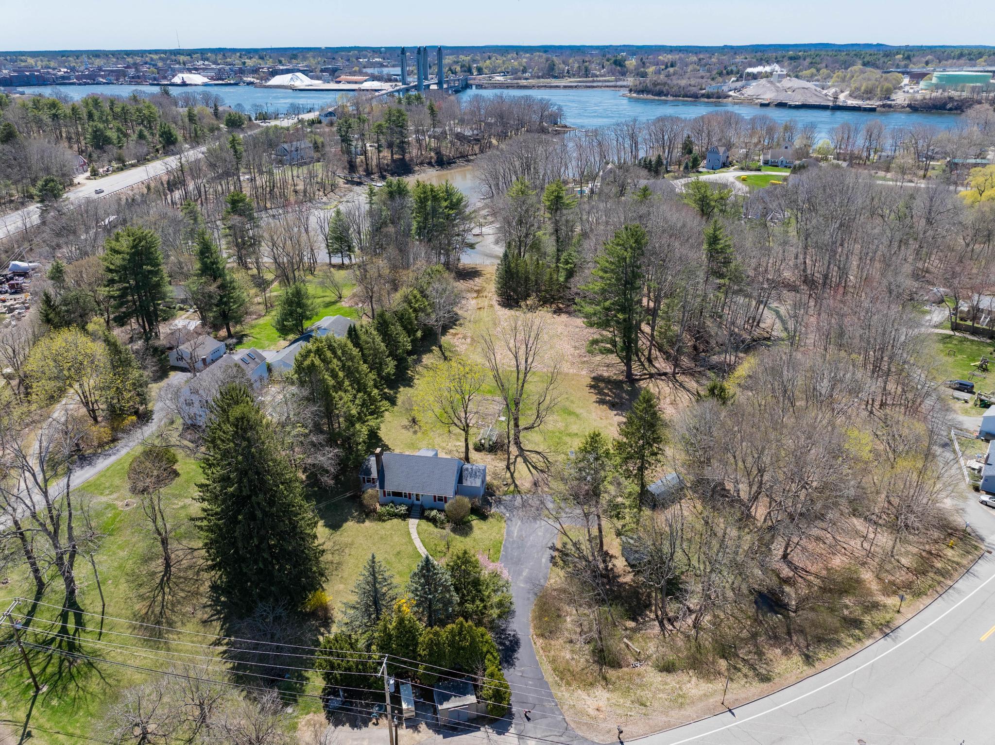 15 Dennett Road Kittery ME 03904