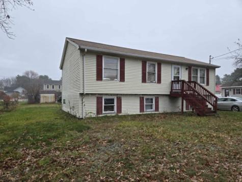 26 Mason Avenue Lewiston ME 04240
