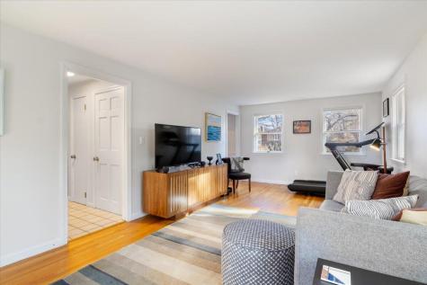 25 Rebecca Lane Yarmouth ME 04096