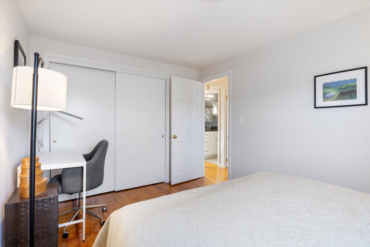 25 Rebecca Lane Yarmouth ME 04096