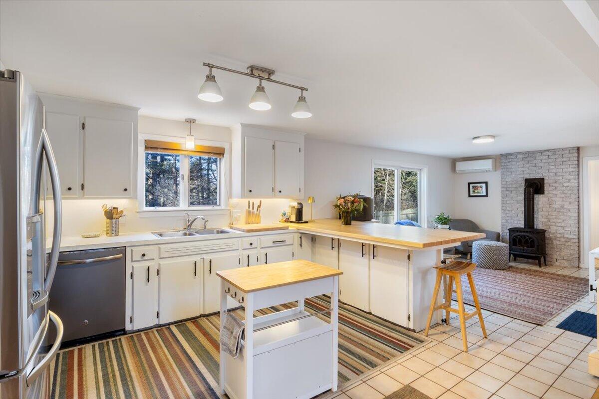 25 Rebecca Lane Yarmouth ME 04096