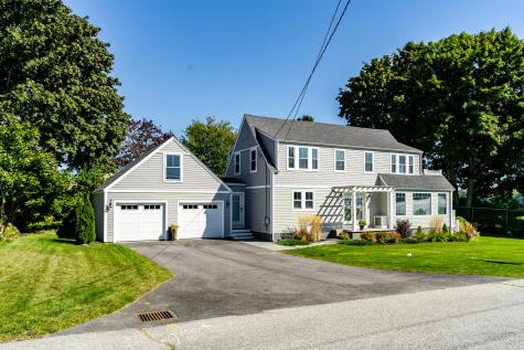 34 Andrews Avenue Falmouth ME 04105