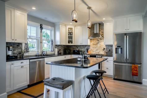 34 Andrews Avenue Falmouth ME 04105