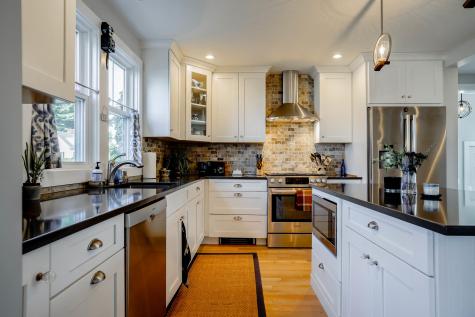 34 Andrews Avenue Falmouth ME 04105