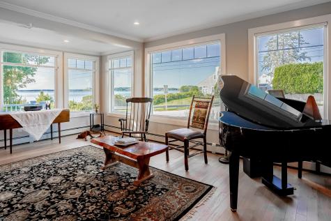 34 Andrews Avenue Falmouth ME 04105