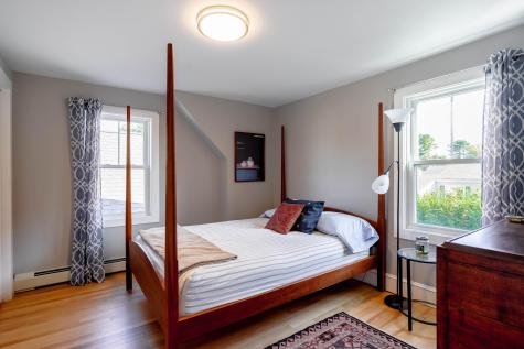 34 Andrews Avenue Falmouth ME 04105