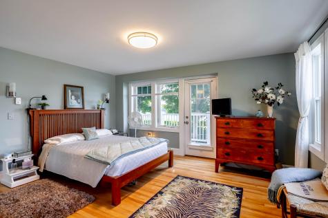 34 Andrews Avenue Falmouth ME 04105