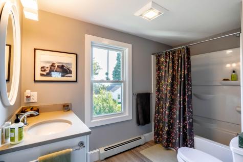 34 Andrews Avenue Falmouth ME 04105