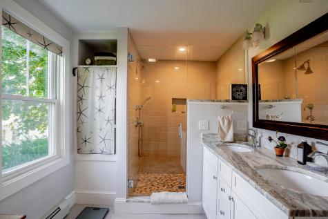 34 Andrews Avenue Falmouth ME 04105
