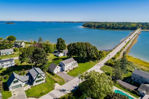 34 Andrews Avenue Falmouth ME 04105