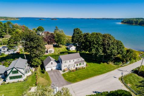 34 Andrews Avenue Falmouth ME 04105