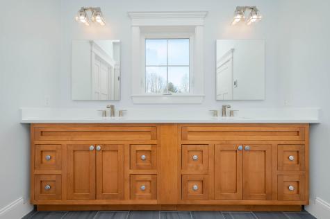 18 Shipping Lane Eliot ME 03903