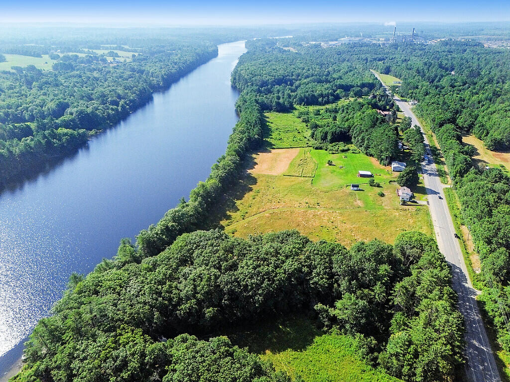 1072 Waterville Road Skowhegan ME 04976