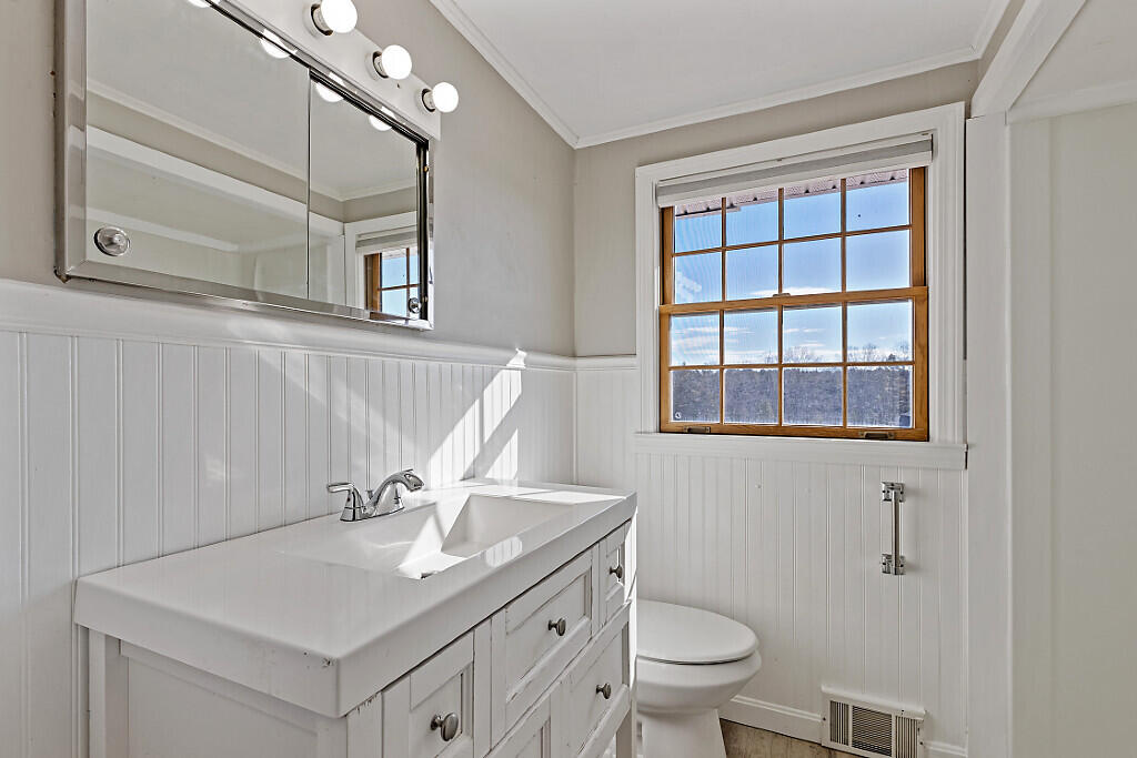 1072 Waterville Road Skowhegan ME 04976