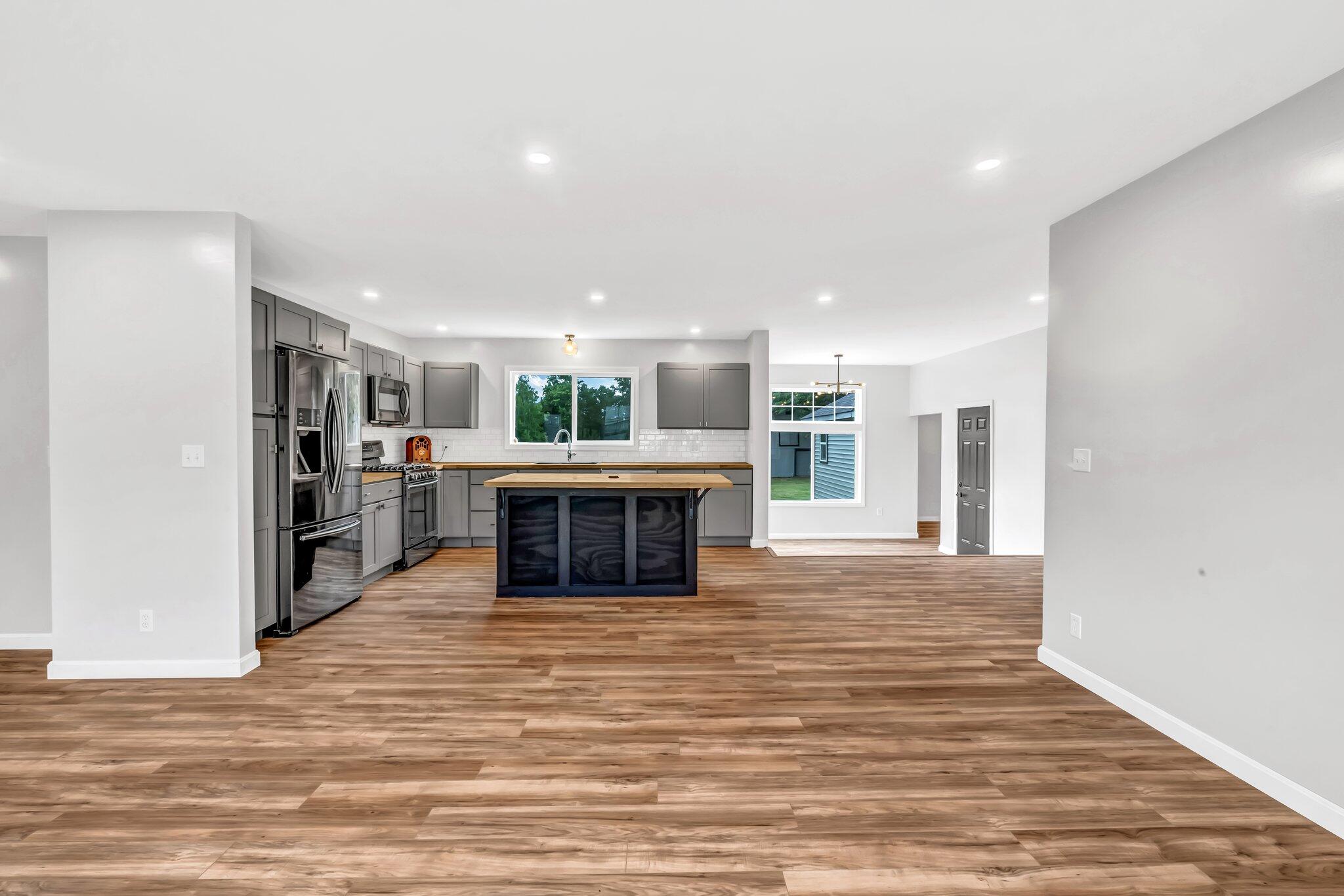 985 Main Road Eddington ME 04428