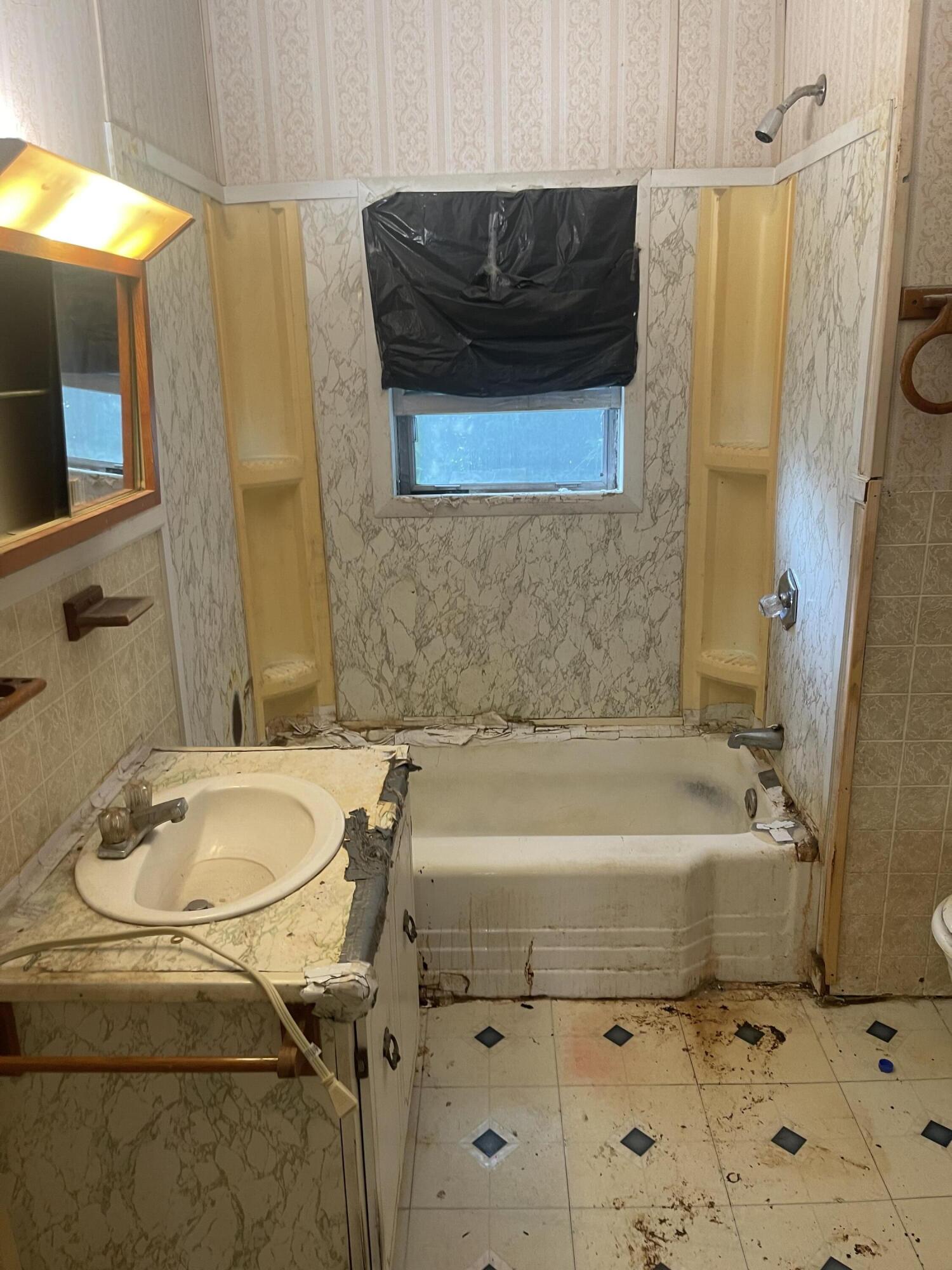 90 Oak Street Lewiston ME 04240