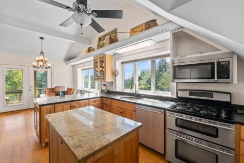 19 Hugh Avenue Hugh Avenue Harpswell ME 04003