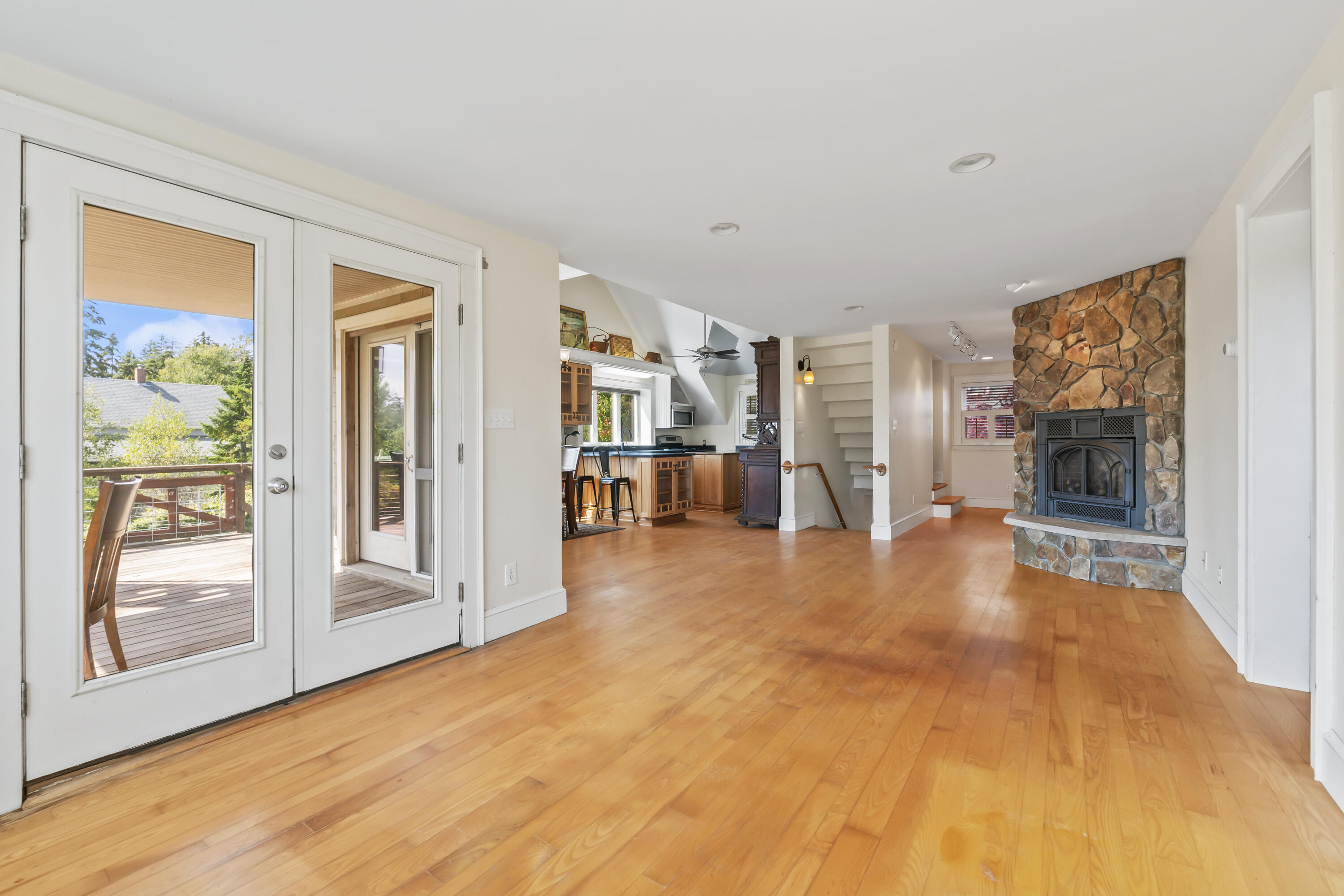 19 Hugh Av Hugh Avenue Harpswell ME 04003