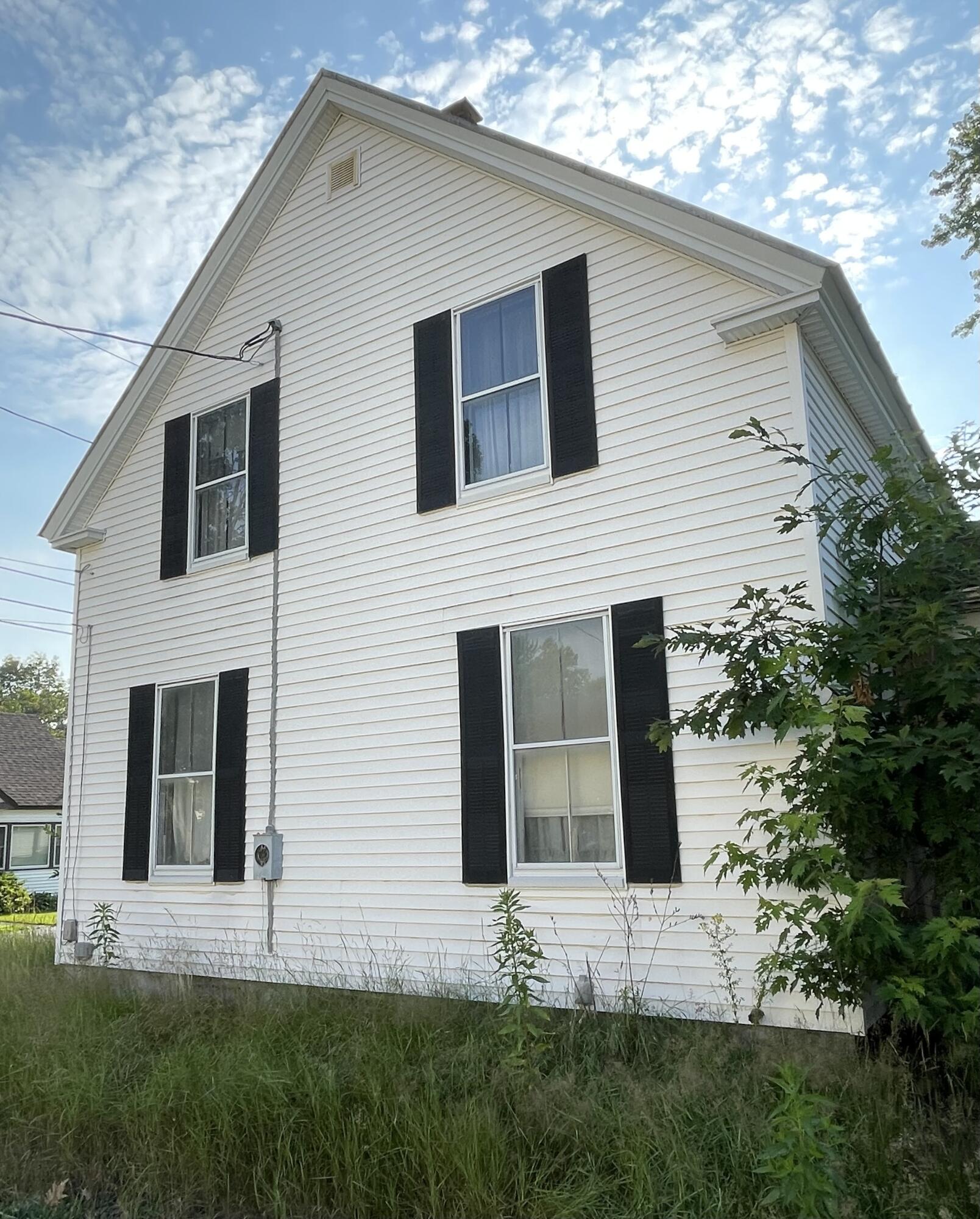 18 Front Street Topsham ME 04086