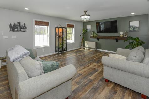 7 Silver Way Oxford ME 04270