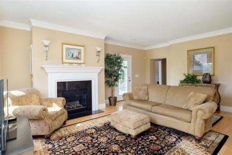 4 Cottage Way Kittery ME 03904