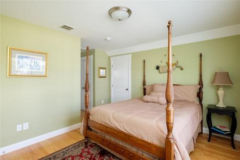 4 Cottage Way Kittery ME 03904