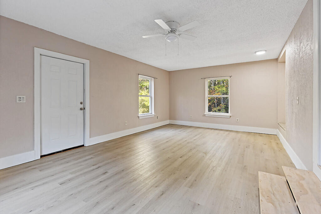 6 Alder Lane Belgrade ME 04917