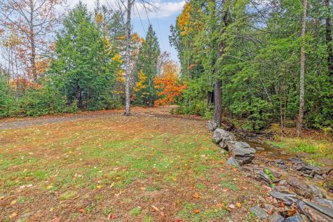 57 Kingsbury Road Holden ME 04429