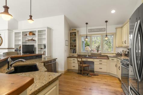 59 Ledgewood Drive Boothbay ME 04537