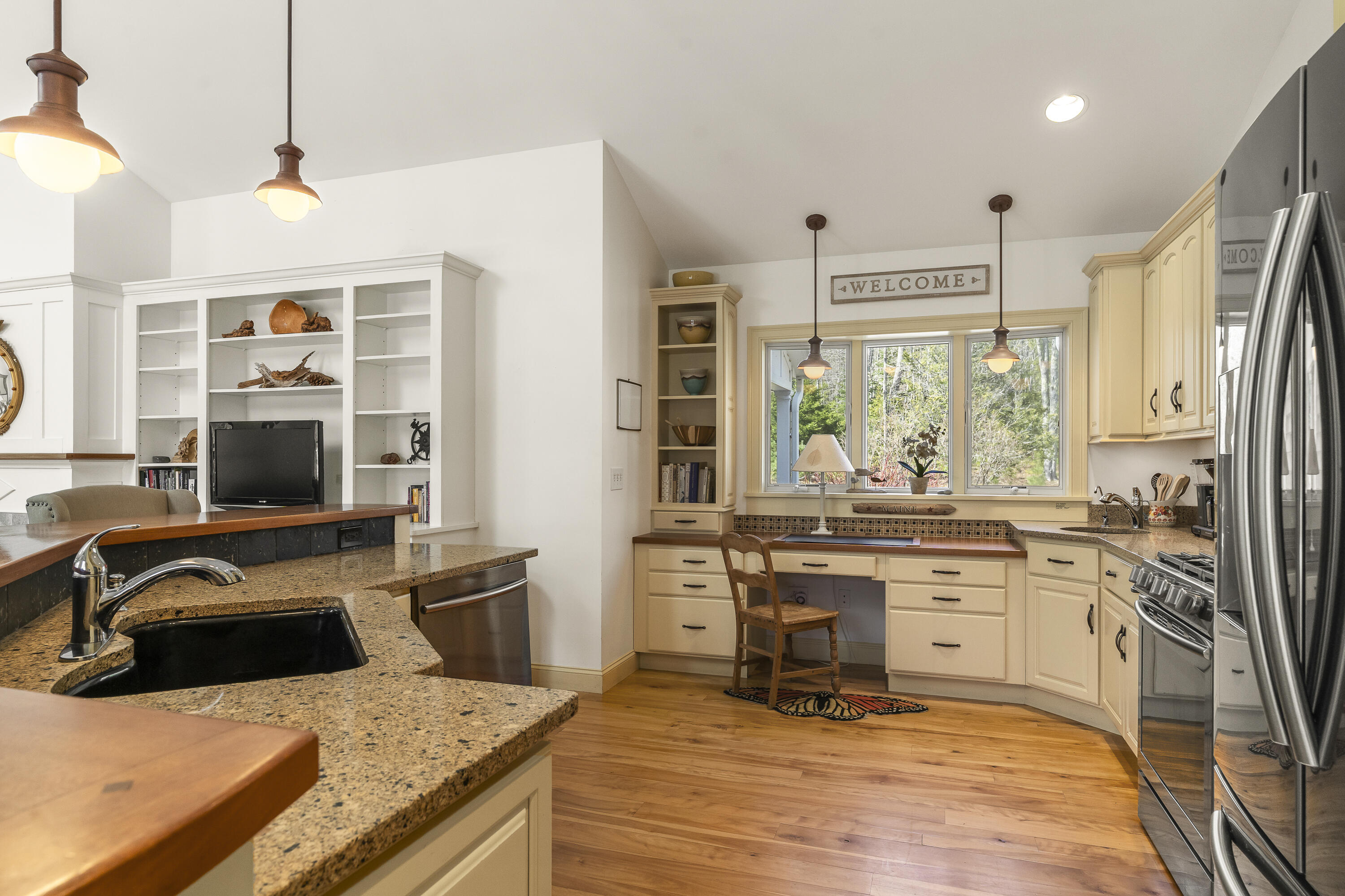 59 Ledgewood Drive Boothbay ME 04537