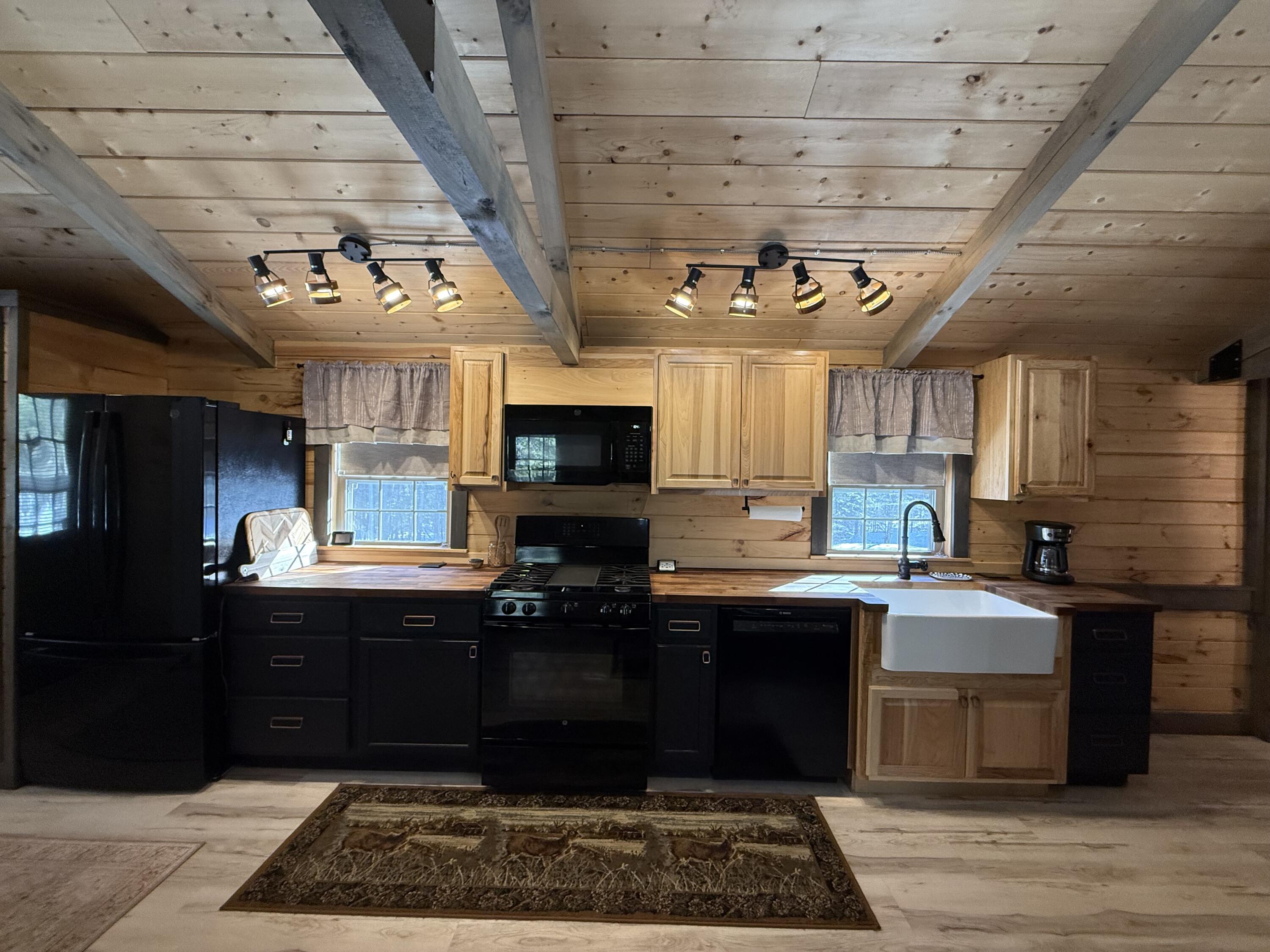 2 Hidden Lane West Paris ME 04289